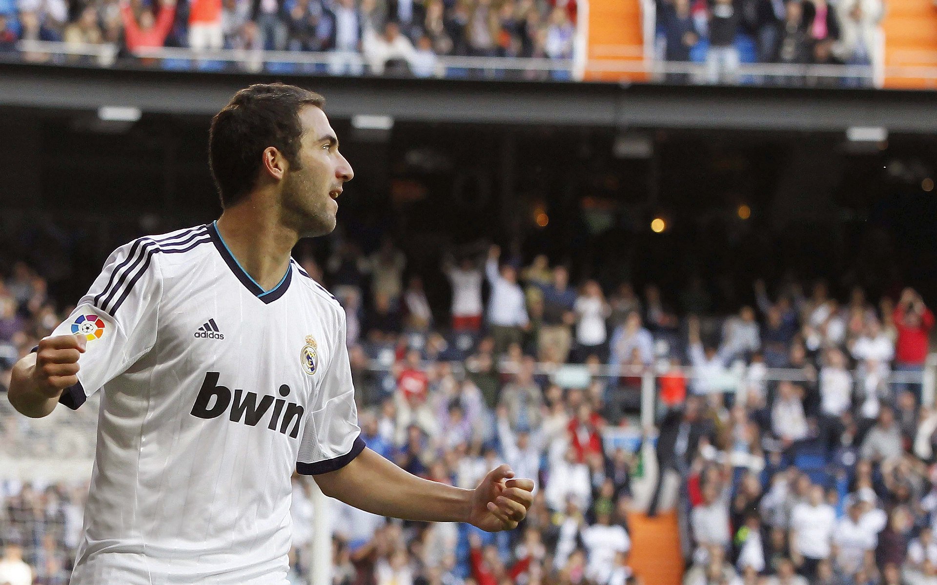 冠军球队引进体能教练团队提升赛季持久竞争力，国家队体能教练员