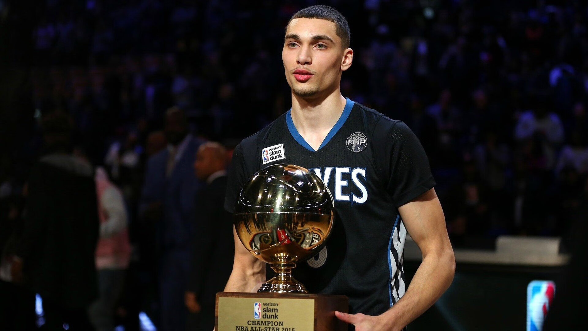 简：全黑队的“速度狂人”，突破防线如同闪电